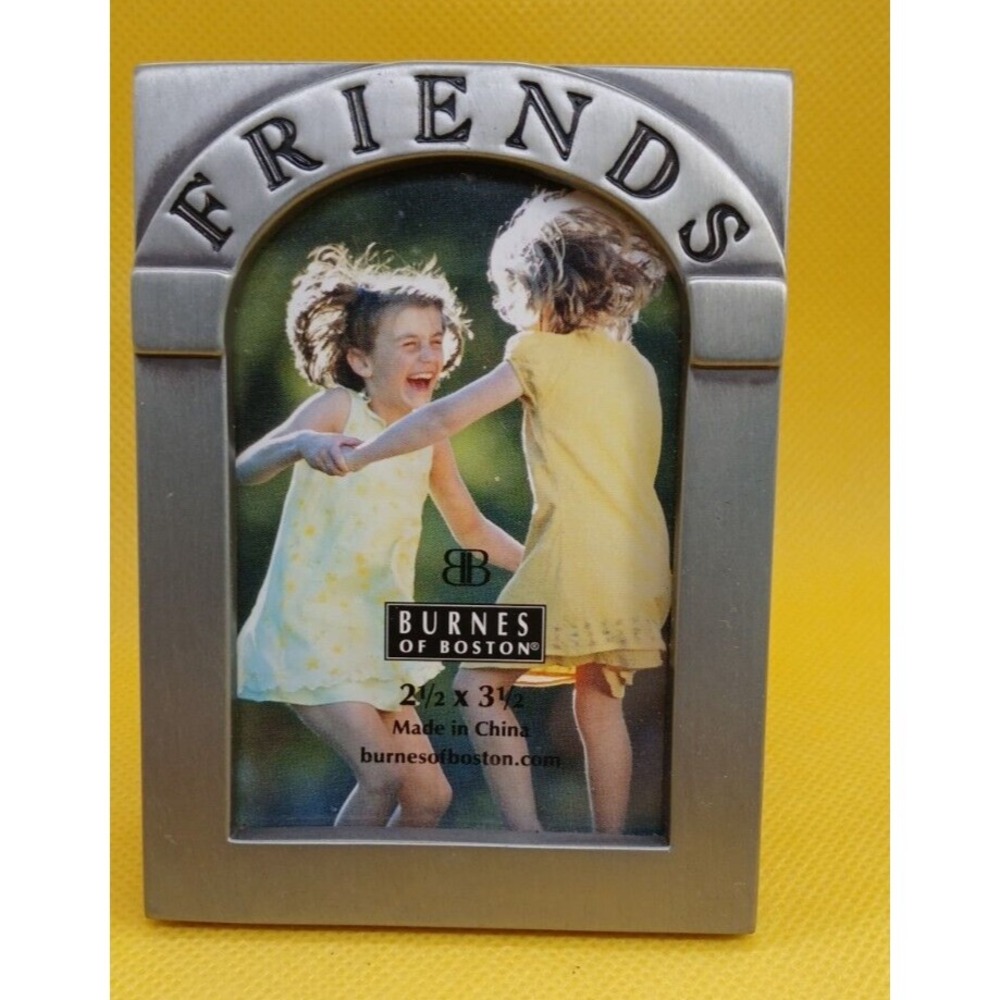 PICTURE FRAME Burnes Of Boston FRIENDS Metal Frame 2.5" x 3.5" BRAND NEW